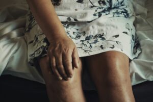 Why Do My 2 Knees Hurt When Going Downstairs? - Uncategorized knees hurt